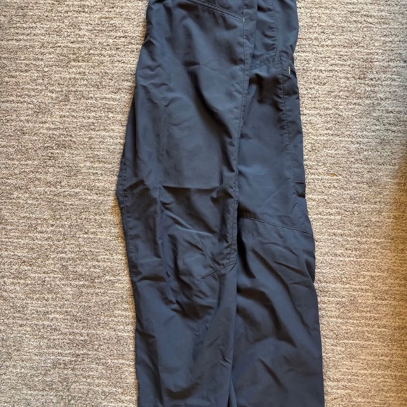 Patagonia women’s pants size 14 - Picture 3 of 3